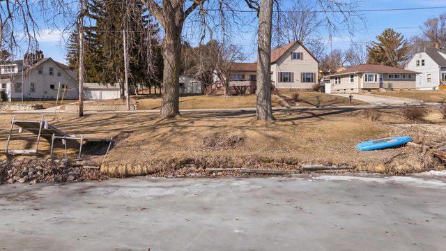 337 Lake DRIVE, Random Lake, WI 53075
