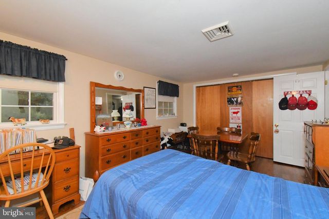 238 W SCHWENKMILL RD, Perkasie, PA 18944