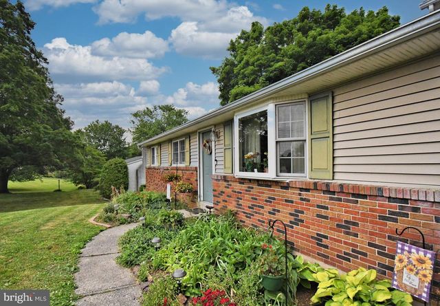 238 W SCHWENKMILL RD, Perkasie, PA 18944