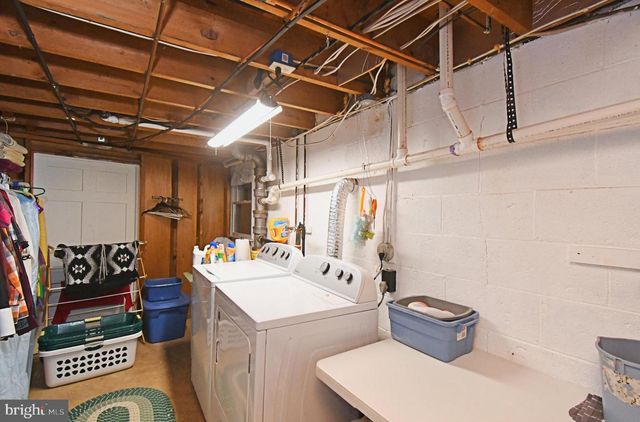 238 W SCHWENKMILL RD, Perkasie, PA 18944