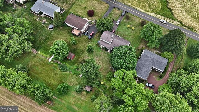 238 W SCHWENKMILL RD, Perkasie, PA 18944