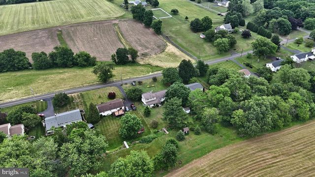238 W SCHWENKMILL RD, Perkasie, PA 18944