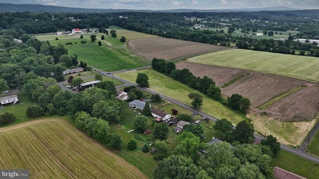 238 W SCHWENKMILL RD, Perkasie, PA 18944