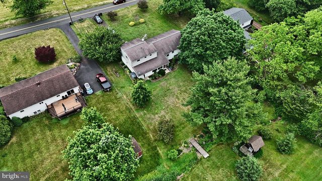 238 W SCHWENKMILL RD, Perkasie, PA 18944