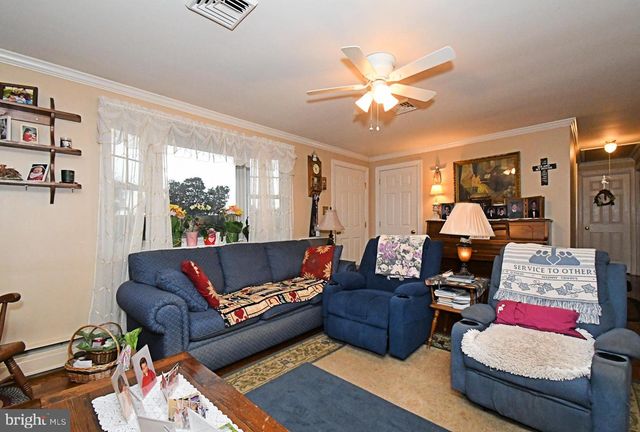 238 W SCHWENKMILL RD, Perkasie, PA 18944