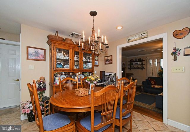 238 W SCHWENKMILL RD, Perkasie, PA 18944