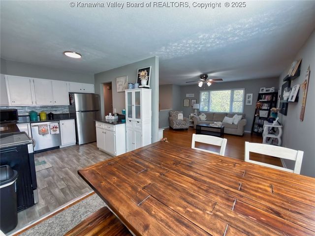 913 Upton Drive, South Charleston, WV 25309