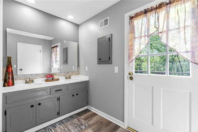 401 Smiley Road, Liberty, MO 64068