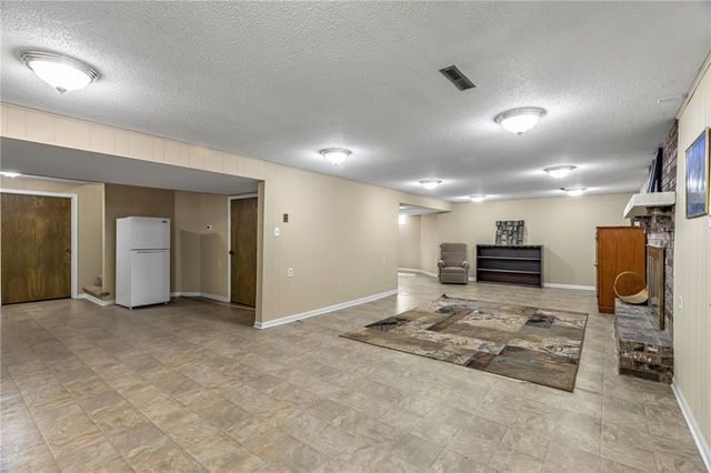 401 Smiley Road, Liberty, MO 64068