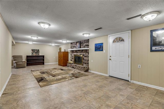 401 Smiley Road, Liberty, MO 64068