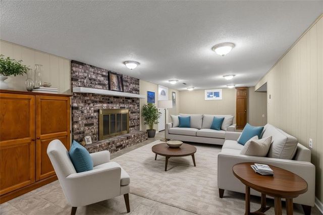 401 Smiley Road, Liberty, MO 64068