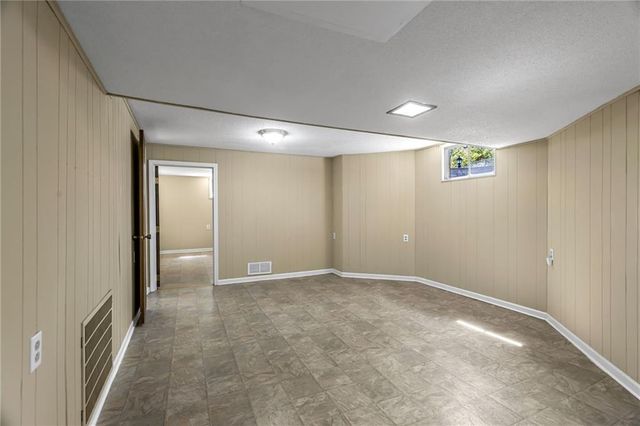 401 Smiley Road, Liberty, MO 64068