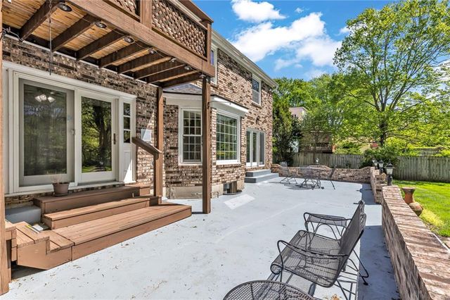 401 Smiley Road, Liberty, MO 64068