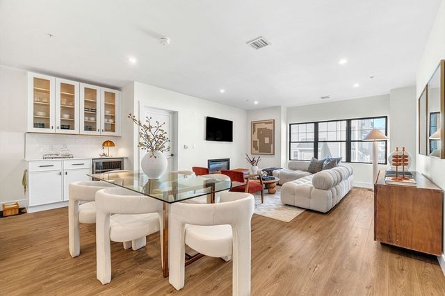 20 Audubon Way Unit 109, Canton, MA 02021
