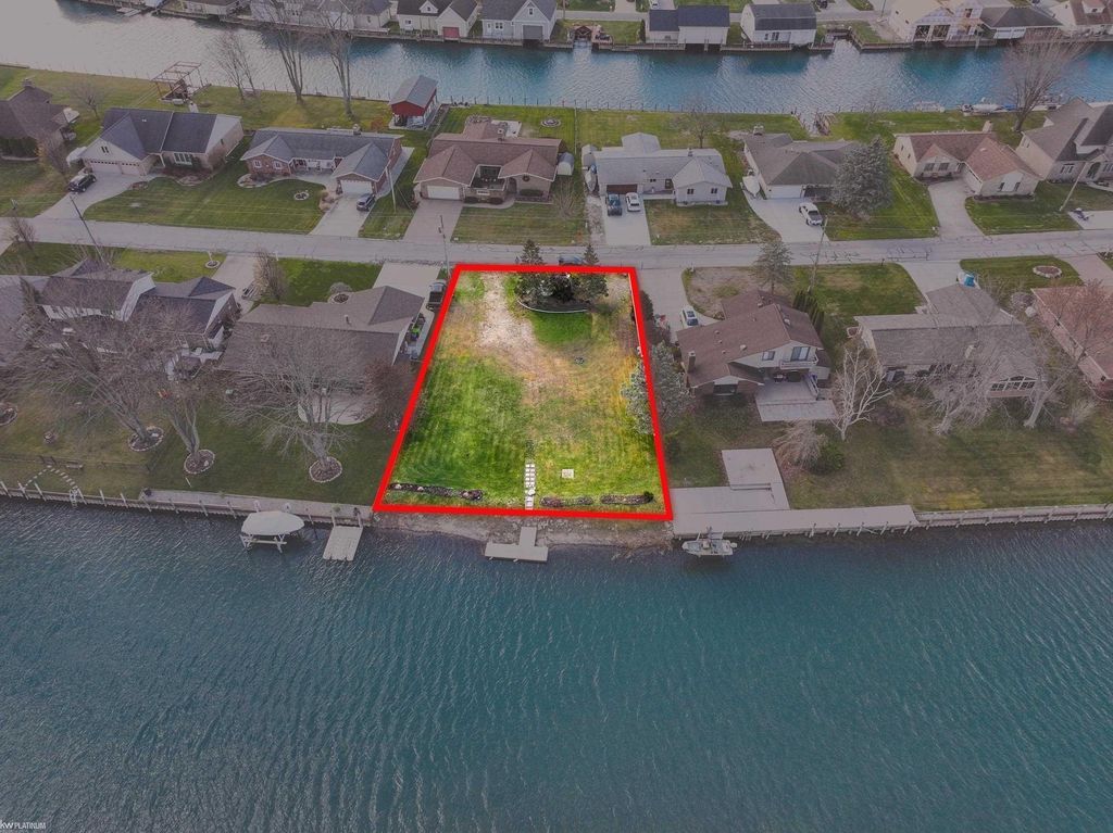 7294 Flamingo Street, Algonac, MI 48001