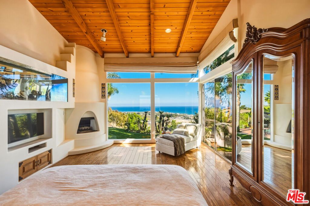 3400 Coast View Drive, Malibu, CA 90265 — photo 3