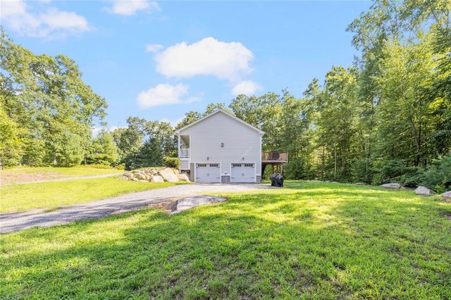 301 Ledge Road, Coventry, RI 02816