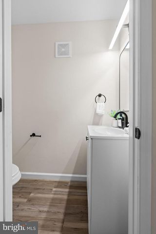 12 HERON CT, Newark, DE 19702