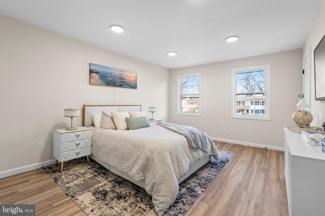 12 HERON CT, Newark, DE 19702