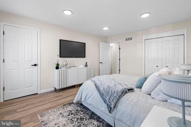 12 HERON CT, Newark, DE 19702