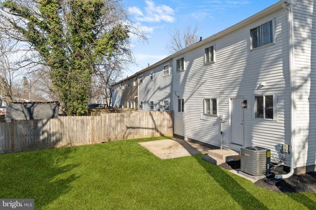 12 HERON CT, Newark, DE 19702