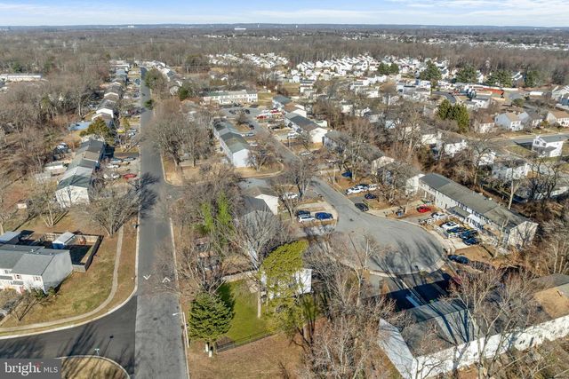 12 HERON CT, Newark, DE 19702