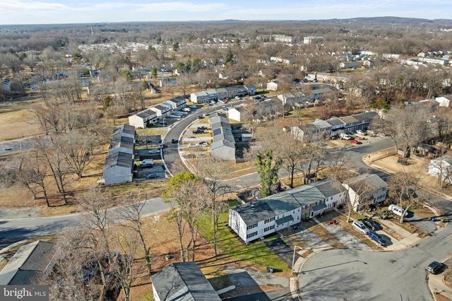 12 HERON CT, Newark, DE 19702