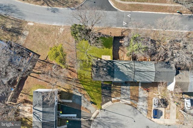 12 HERON CT, Newark, DE 19702