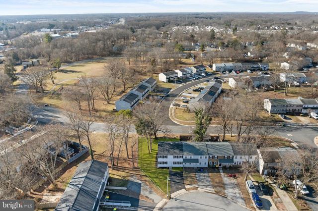 12 HERON CT, Newark, DE 19702