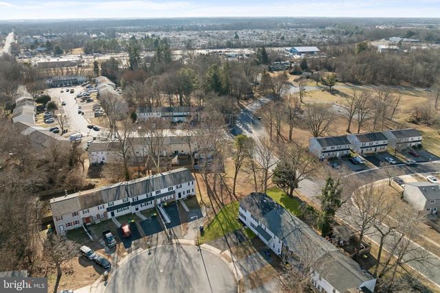 12 HERON CT, Newark, DE 19702