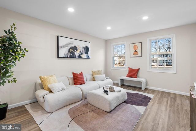 12 HERON CT, Newark, DE 19702