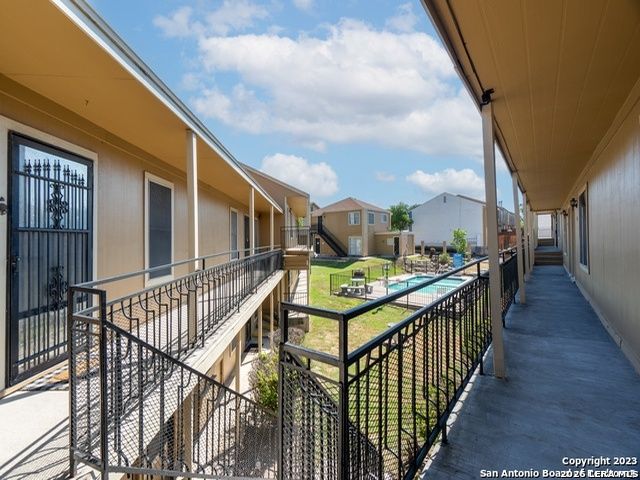 911 Vance Jackson Rd Apt 206J, San Antonio, TX 78201