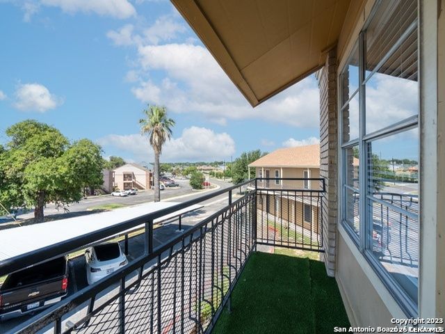 911 Vance Jackson Rd Apt 206J, San Antonio, TX 78201