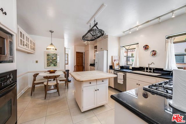 8447 W 4th Street, Los Angeles, CA 90048