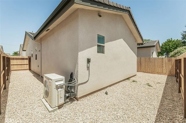 2365 N Arthur Avenue, Fresno, CA 93705