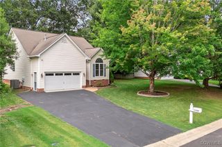 11524 Courthouse Acres Dr, Midlothian, VA 23114