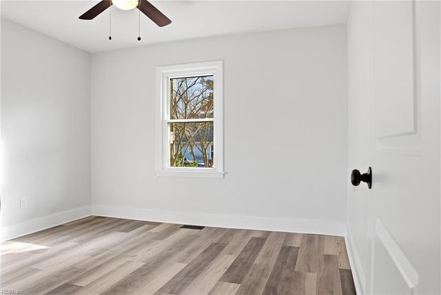 2 Park Manor RD, Portsmouth, VA 23701