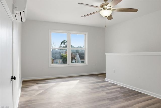 2 Park Manor RD, Portsmouth, VA 23701