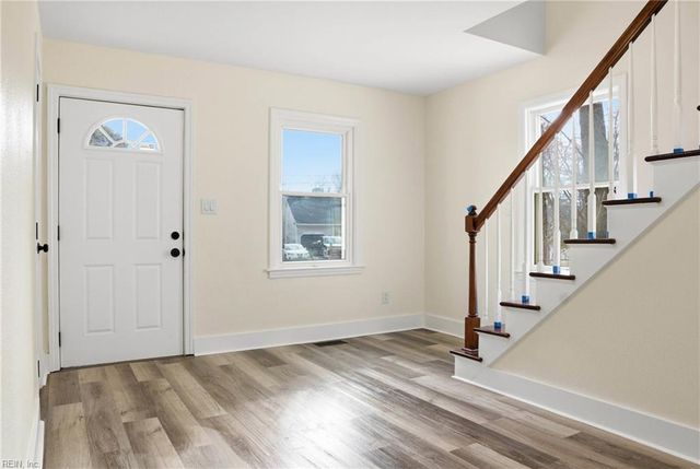 2 Park Manor RD, Portsmouth, VA 23701