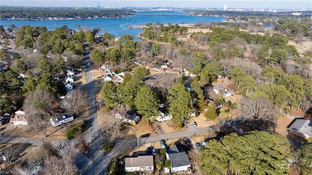 2 Park Manor RD, Portsmouth, VA 23701