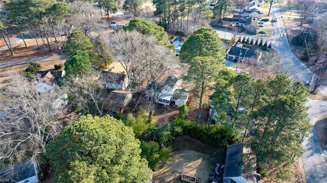 2 Park Manor RD, Portsmouth, VA 23701