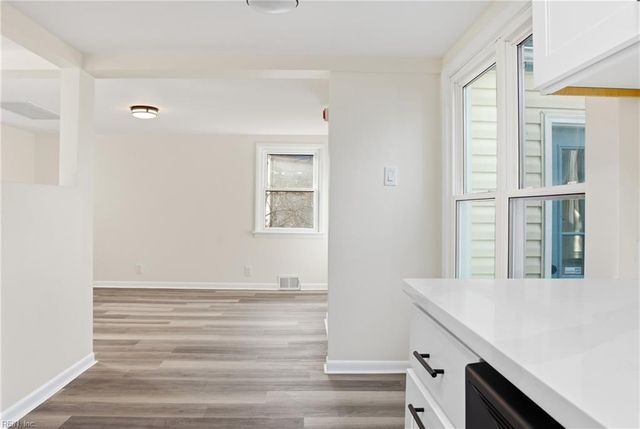 2 Park Manor RD, Portsmouth, VA 23701