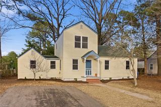 2 Park Manor RD, Portsmouth, VA 23701