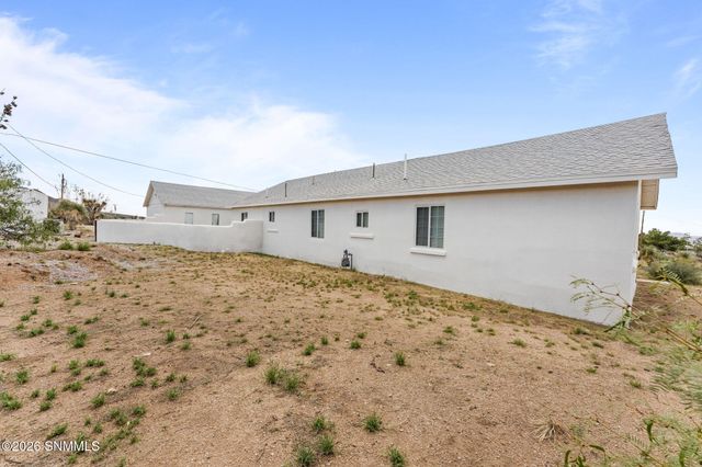6595 Third Street, Organ, NM 88052