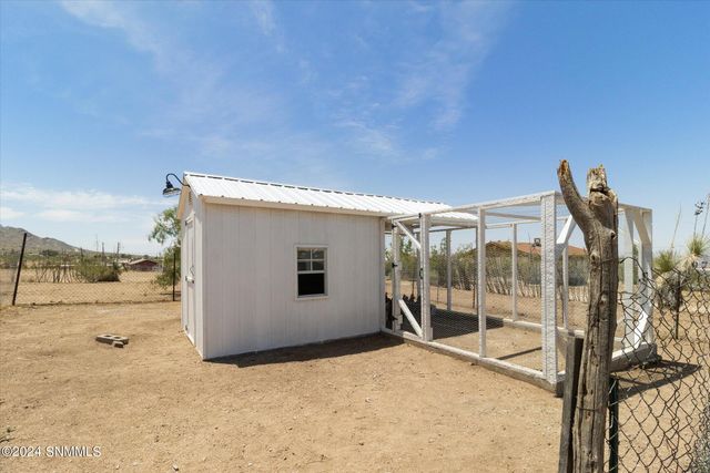 6595 Third Street, Organ, NM 88052