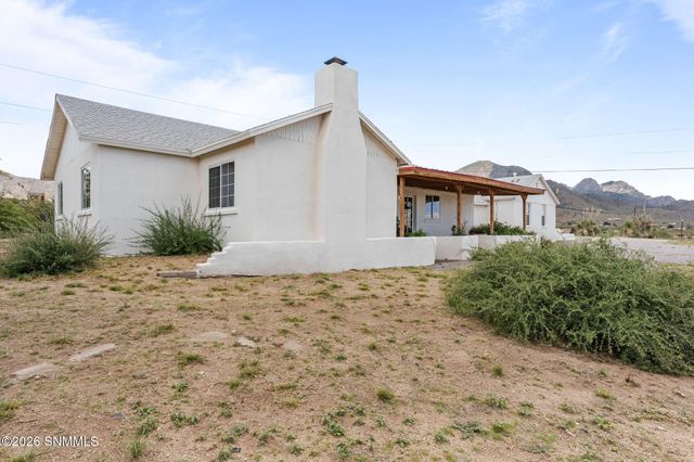 6595 Third Street, Organ, NM 88052