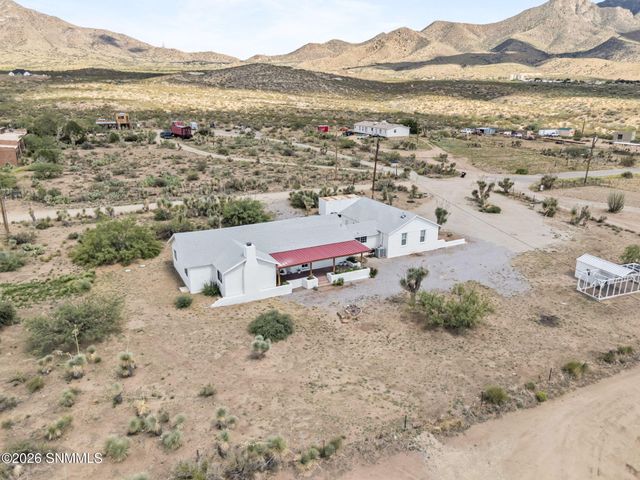 6595 Third Street, Organ, NM 88052
