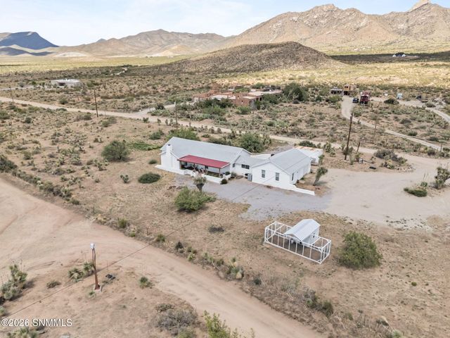 6595 Third Street, Organ, NM 88052