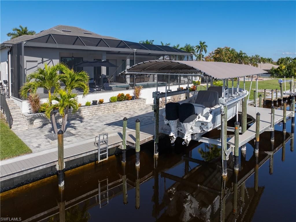 1122 Lucerne AVE, CAPE CORAL, FL 33904 — photo 4