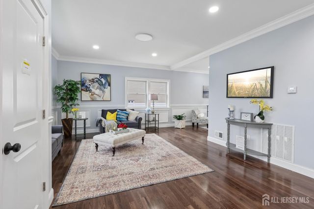 239 Suttons Lane, Edison, NJ 08817